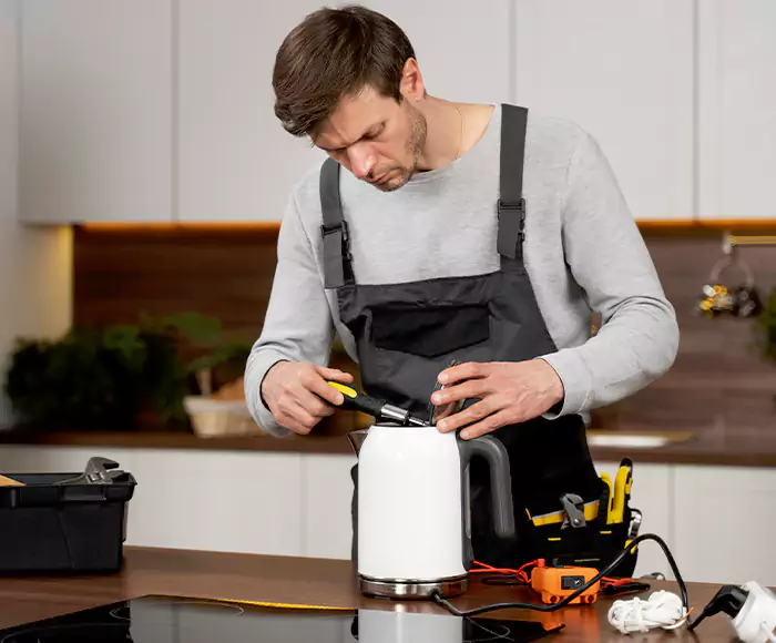 Skilled Blender Technicians: Your Small Appliance Repair Experts for Danbury, CT